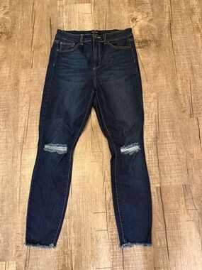 5/$15refuge Dark Blue Skinny Ankle Jeans with Knee Rips size 28 has stretch